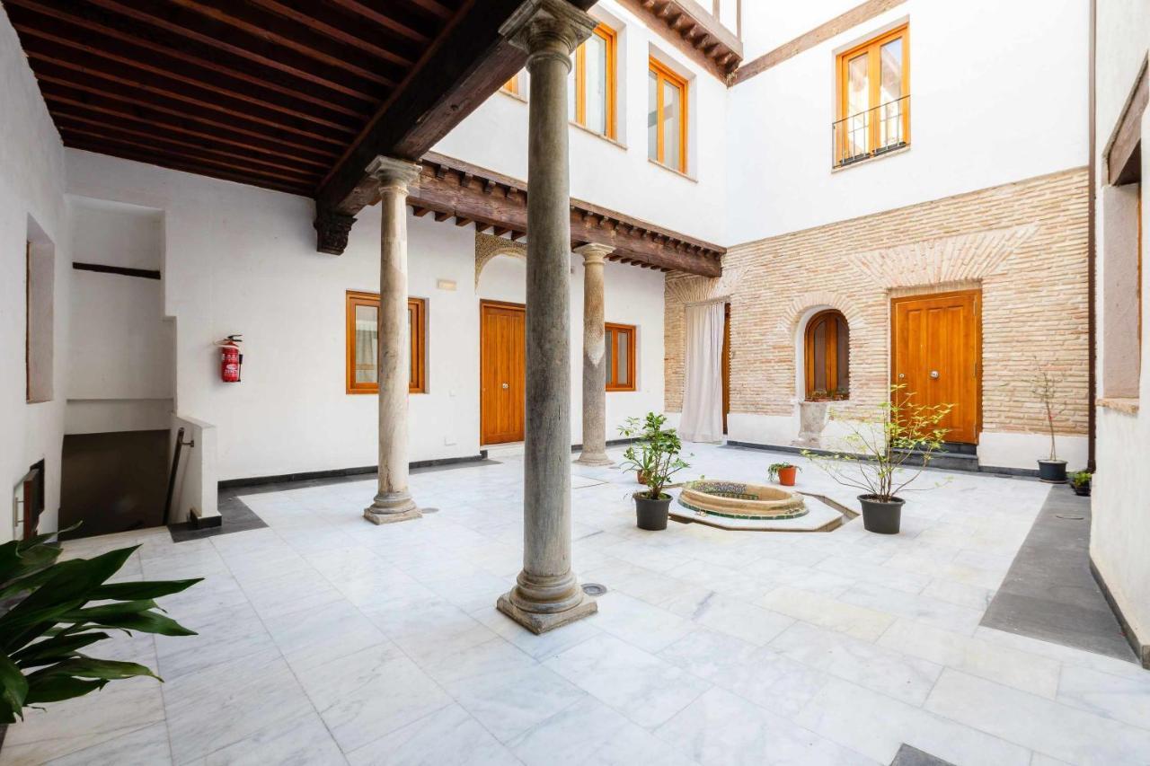 Apartamento Con Patio Junto A La Catedral By Toledo Ap Екстер'єр фото
